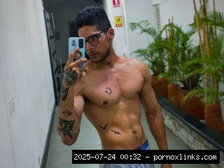 Snapchat Horny People, Tatoo, Snapshot, Footsex, Zoom, Striptease, Smoke Cigarette, Dancing, Close.